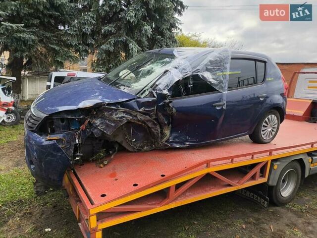 Синий Дачия Сандеро, объемом двигателя 1.4 л и пробегом 147 тыс. км за 1900 $, фото 1 на Automoto.ua