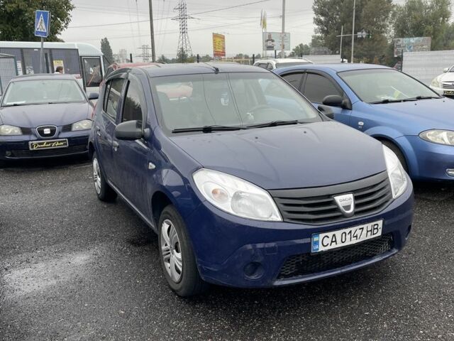 Синий Дачия Сандеро, объемом двигателя 1.4 л и пробегом 250 тыс. км за 3550 $, фото 1 на Automoto.ua
