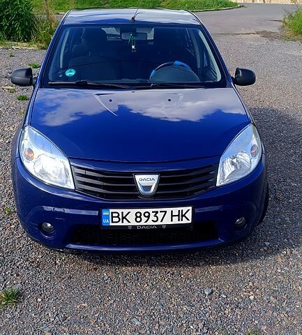 Синий Дачия Сандеро, объемом двигателя 1.1 л и пробегом 252 тыс. км за 3650 $, фото 1 на Automoto.ua