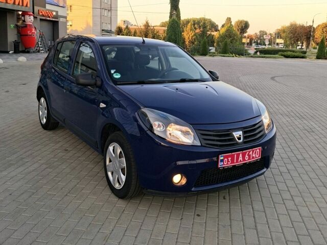 Синий Дачия Сандеро, объемом двигателя 0 л и пробегом 183 тыс. км за 4500 $, фото 1 на Automoto.ua
