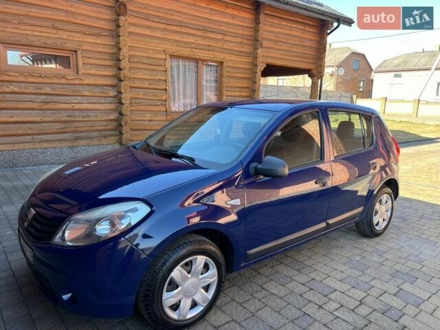 Синий Дачия Сандеро, объемом двигателя 1.4 л и пробегом 230 тыс. км за 3649 $, фото 1 на Automoto.ua