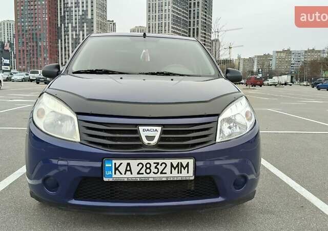 Синий Дачия Сандеро, объемом двигателя 1.1 л и пробегом 216 тыс. км за 3650 $, фото 1 на Automoto.ua
