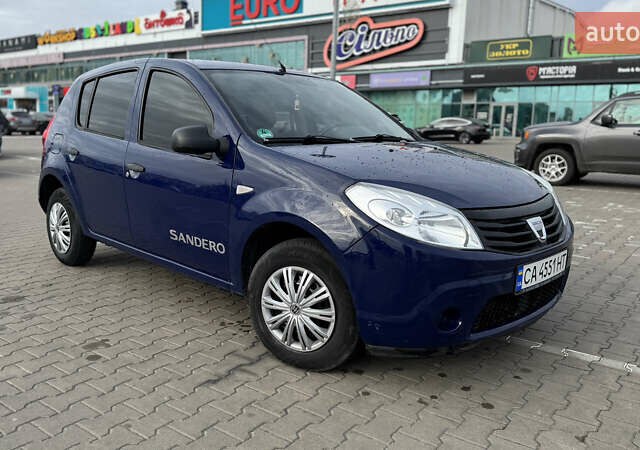 Синий Дачия Сандеро, объемом двигателя 1.4 л и пробегом 146 тыс. км за 3900 $, фото 1 на Automoto.ua
