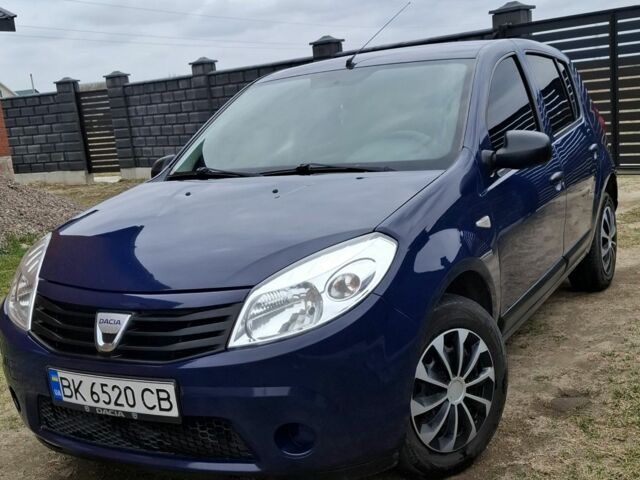 Синий Дачия Сандеро, объемом двигателя 1.4 л и пробегом 330 тыс. км за 3800 $, фото 1 на Automoto.ua