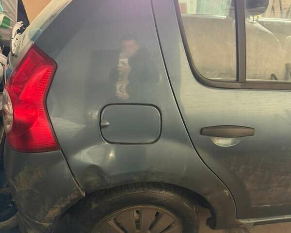 Синій Дачія Sandero, об'ємом двигуна 1.39 л та пробігом 180 тис. км за 1400 $, фото 1 на Automoto.ua
