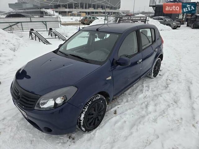 Синий Дачия Сандеро, объемом двигателя 1.4 л и пробегом 197 тыс. км за 2750 $, фото 1 на Automoto.ua