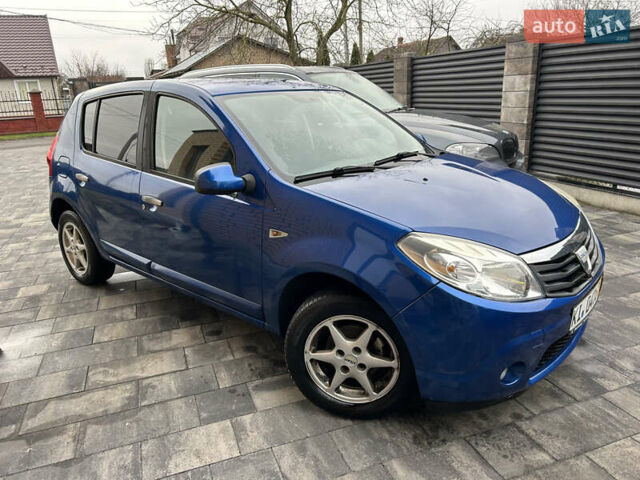 Синий Дачия Сандеро, объемом двигателя 1.6 л и пробегом 117 тыс. км за 4600 $, фото 1 на Automoto.ua