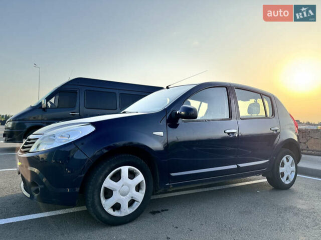 Синий Дачия Сандеро, объемом двигателя 1.5 л и пробегом 248 тыс. км за 4900 $, фото 1 на Automoto.ua