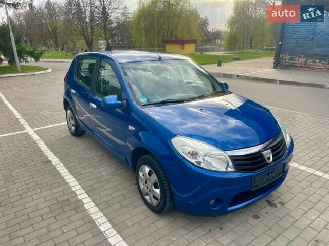 Синий Дачия Сандеро, объемом двигателя 1.5 л и пробегом 204 тыс. км за 4900 $, фото 1 на Automoto.ua