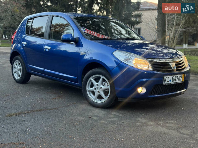 Синий Дачия Сандеро, объемом двигателя 1.6 л и пробегом 118 тыс. км за 5450 $, фото 1 на Automoto.ua