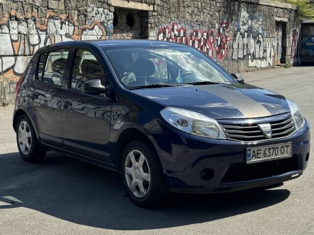 Синий Дачия Сандеро, объемом двигателя 0 л и пробегом 320 тыс. км за 3207 $, фото 1 на Automoto.ua
