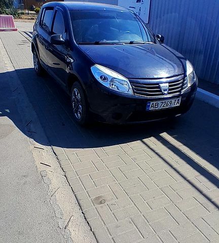 Синий Дачия Сандеро, объемом двигателя 1.2 л и пробегом 180 тыс. км за 4600 $, фото 1 на Automoto.ua