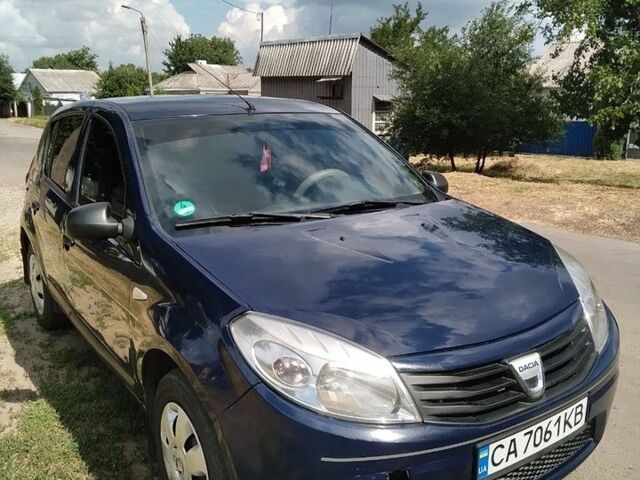 Синий Дачия Сандеро, объемом двигателя 1.2 л и пробегом 330 тыс. км за 3150 $, фото 1 на Automoto.ua