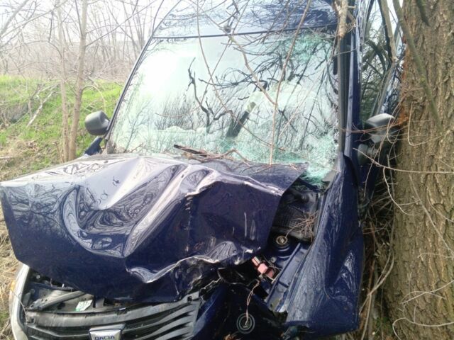 Синий Дачия Сандеро, объемом двигателя 1.2 л и пробегом 108 тыс. км за 2100 $, фото 1 на Automoto.ua