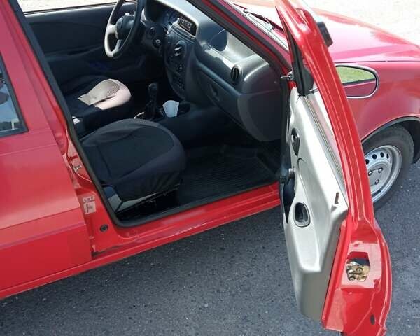 Красный Дачия Соленза, объемом двигателя 1.39 л и пробегом 240 тыс. км за 2700 $, фото 1 на Automoto.ua