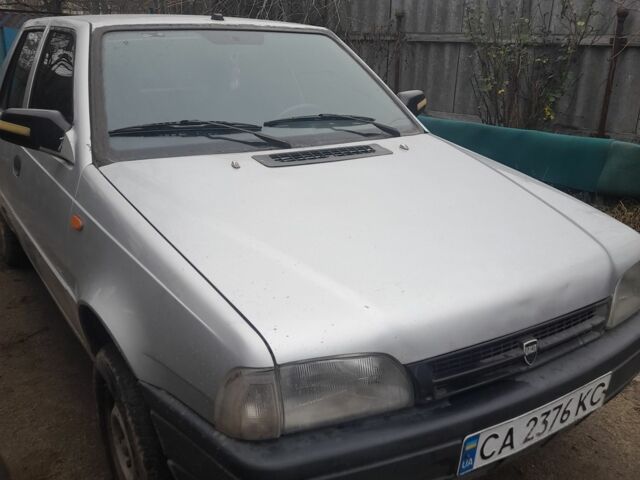 Серый Дачия Супер Нова, объемом двигателя 1.4 л и пробегом 181 тыс. км за 1892 $, фото 1 на Automoto.ua