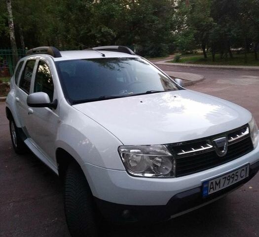 Белый Дачия Duster, объемом двигателя 1.5 л и пробегом 206 тыс. км за 8300 $, фото 1 на Automoto.ua