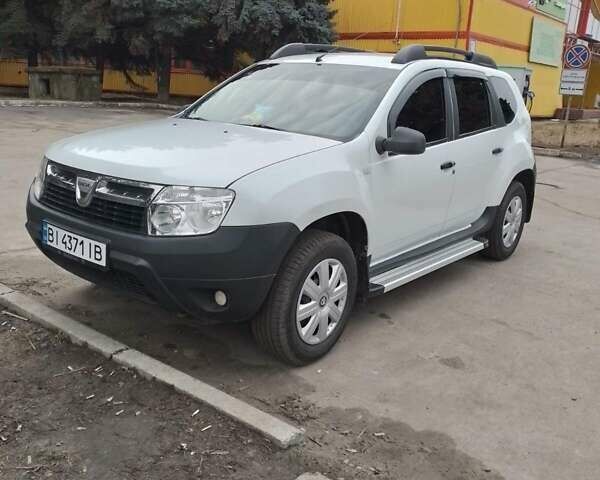 Белый Дачия Duster, объемом двигателя 1.6 л и пробегом 178 тыс. км за 7990 $, фото 1 на Automoto.ua