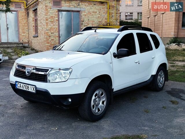 Белый Дачия Duster, объемом двигателя 1.5 л и пробегом 229 тыс. км за 8299 $, фото 1 на Automoto.ua