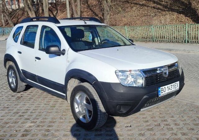 Белый Дачия Duster, объемом двигателя 1.6 л и пробегом 211 тыс. км за 9150 $, фото 1 на Automoto.ua