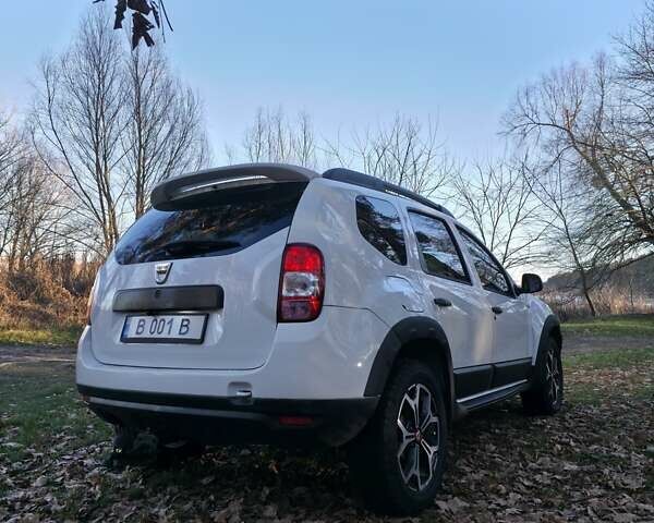 Белый Дачия Duster, объемом двигателя 1.46 л и пробегом 227 тыс. км за 10700 $, фото 1 на Automoto.ua