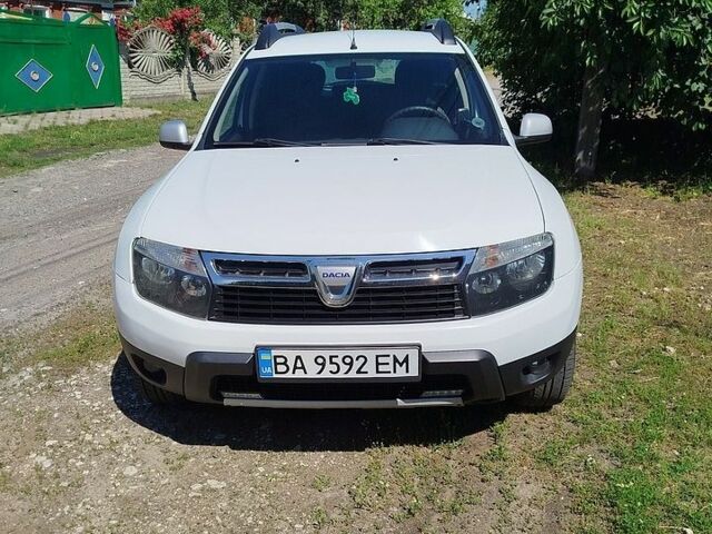 Белый Дачия Duster, объемом двигателя 1.6 л и пробегом 227 тыс. км за 8200 $, фото 1 на Automoto.ua