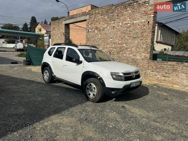 Белый Дачия Duster, объемом двигателя 1.6 л и пробегом 215 тыс. км за 6999 $, фото 1 на Automoto.ua