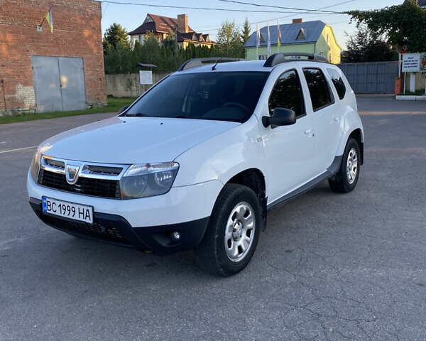 Белый Дачия Duster, объемом двигателя 1.46 л и пробегом 263 тыс. км за 9200 $, фото 1 на Automoto.ua