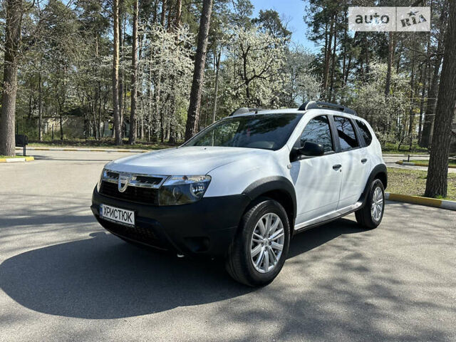 Белый Дачия Duster, объемом двигателя 1.6 л и пробегом 200 тыс. км за 9500 $, фото 1 на Automoto.ua