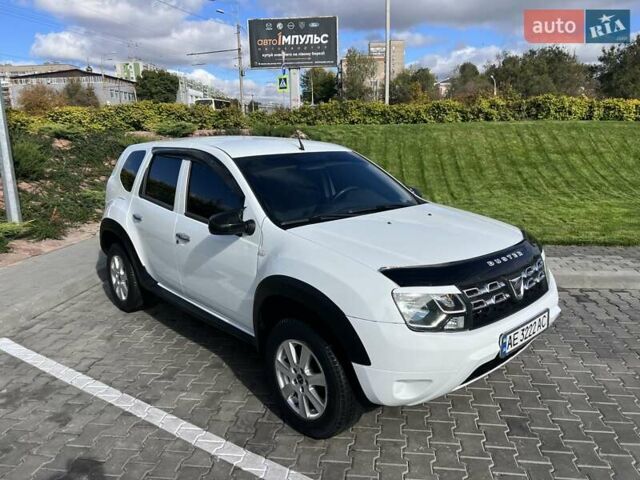 Дачия Duster 2015 в Днепре (Днепропетровске) на Automoto.ua Белый Дачия Duster, объемом двигателя 1.6 л и пробегом 170 тыс. км за 9300 $, фото 1 на Automoto.ua