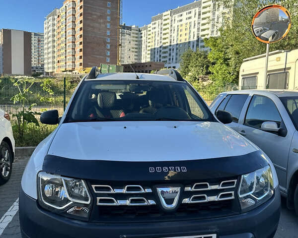 Белый Дачия Duster, объемом двигателя 1.5 л и пробегом 127 тыс. км за 9300 $, фото 1 на Automoto.ua