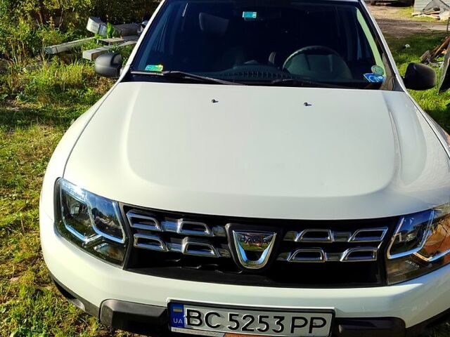 Белый Дачия Duster, объемом двигателя 1.5 л и пробегом 230 тыс. км за 10800 $, фото 1 на Automoto.ua