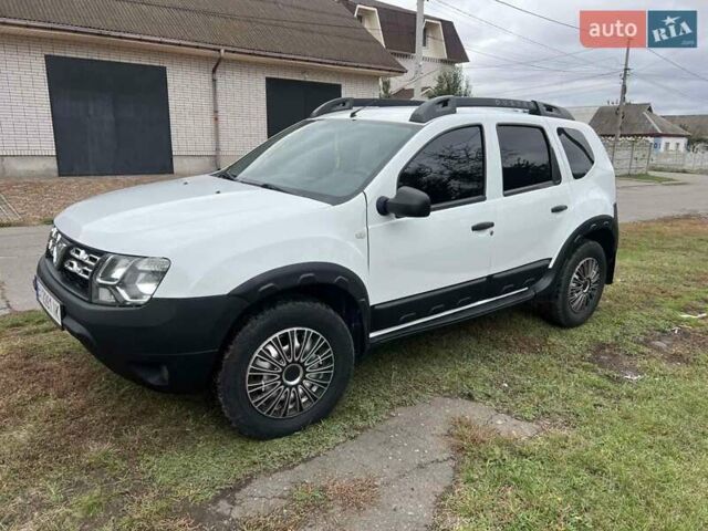 Белый Дачия Duster, объемом двигателя 1.6 л и пробегом 179 тыс. км за 9700 $, фото 1 на Automoto.ua