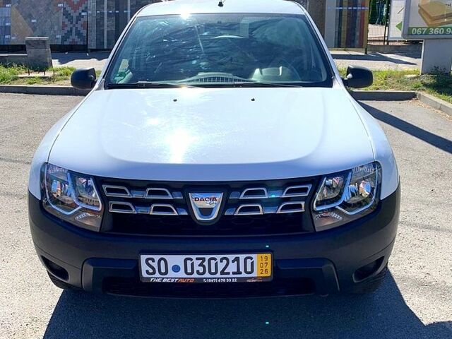 Белый Дачия Duster, объемом двигателя 1.6 л и пробегом 198 тыс. км за 10500 $, фото 1 на Automoto.ua
