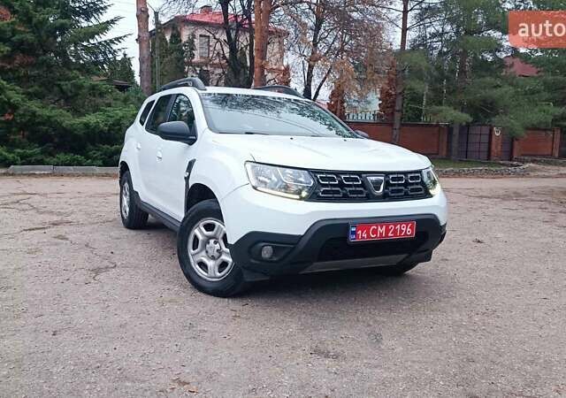 Белый Дачия Duster, объемом двигателя 1.5 л и пробегом 122 тыс. км за 14700 $, фото 1 на Automoto.ua