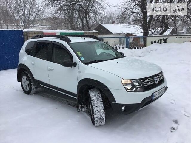 Белый Дачия Duster, объемом двигателя 1.5 л и пробегом 29 тыс. км за 14750 $, фото 1 на Automoto.ua