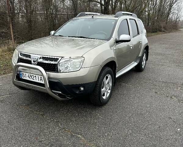 Бежевий Дачія Duster, об'ємом двигуна 1.6 л та пробігом 290 тис. км за 7600 $, фото 1 на Automoto.ua