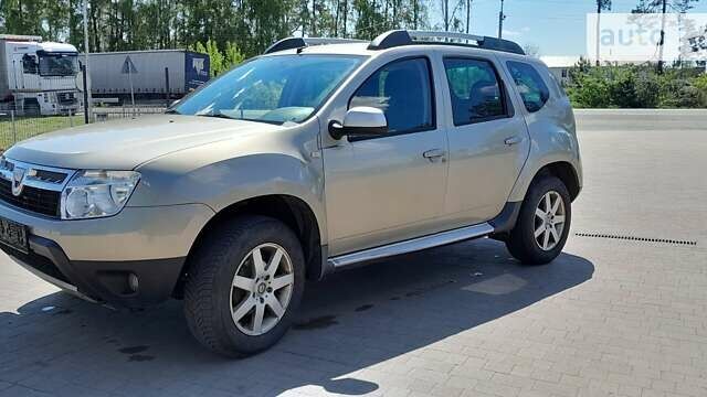 Бежевый Дачия Duster, объемом двигателя 1.5 л и пробегом 147 тыс. км за 9300 $, фото 1 на Automoto.ua