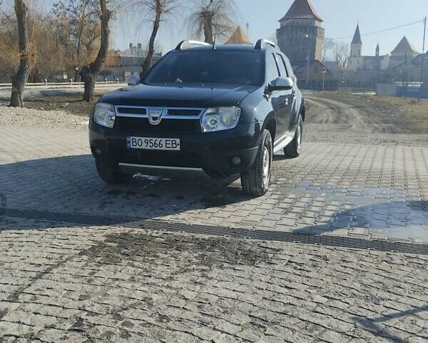 Черный Дачия Duster, объемом двигателя 1.6 л и пробегом 229 тыс. км за 8200 $, фото 1 на Automoto.ua