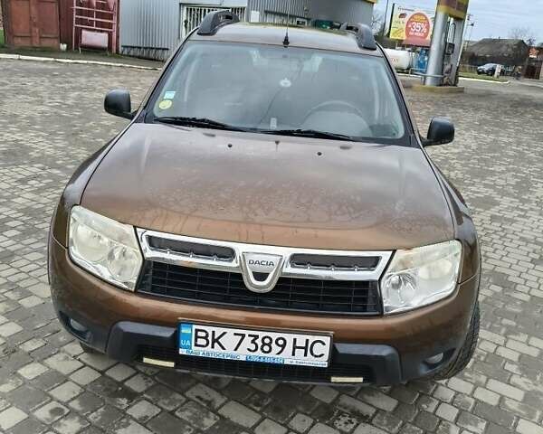 Коричневый Дачия Duster, объемом двигателя 1.5 л и пробегом 230 тыс. км за 8600 $, фото 1 на Automoto.ua