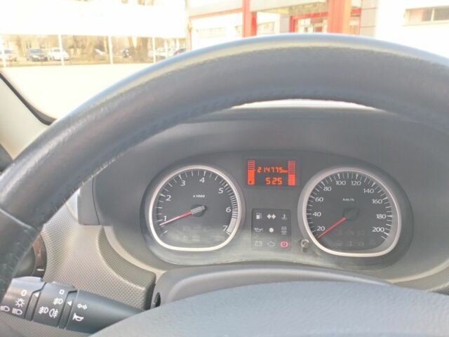 Серый Дачия Duster, объемом двигателя 1.5 л и пробегом 214 тыс. км за 9200 $, фото 1 на Automoto.ua