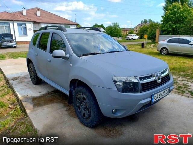 Серый Дачия Duster, объемом двигателя 1.5 л и пробегом 242 тыс. км за 9600 $, фото 1 на Automoto.ua