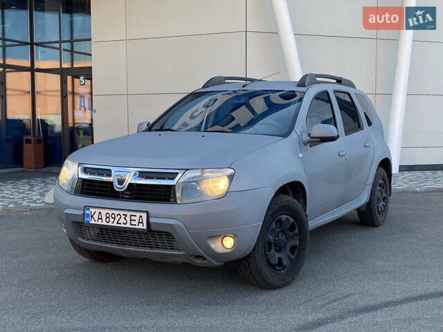Серый Дачия Duster, объемом двигателя 1.5 л и пробегом 110 тыс. км за 7250 $, фото 1 на Automoto.ua