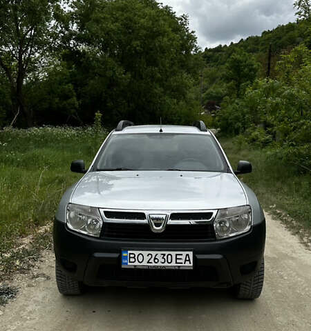 Сірий Дачія Duster, об'ємом двигуна 1.5 л та пробігом 220 тис. км за 9000 $, фото 1 на Automoto.ua