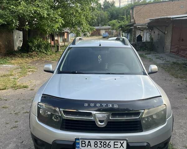 Серый Дачия Duster, объемом двигателя 1.6 л и пробегом 170 тыс. км за 7200 $, фото 1 на Automoto.ua