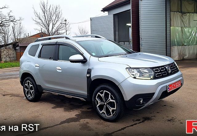 Серый Дачия Duster, объемом двигателя 1.5 л и пробегом 132 тыс. км за 17950 $, фото 1 на Automoto.ua