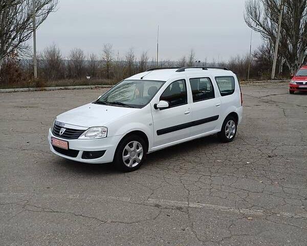 Белый Дачия Logan MCV, объемом двигателя 1.6 л и пробегом 179 тыс. км за 5850 $, фото 1 на Automoto.ua