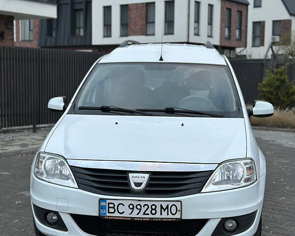 Белый Дачия Logan MCV, объемом двигателя 1.6 л и пробегом 185 тыс. км за 5500 $, фото 1 на Automoto.ua