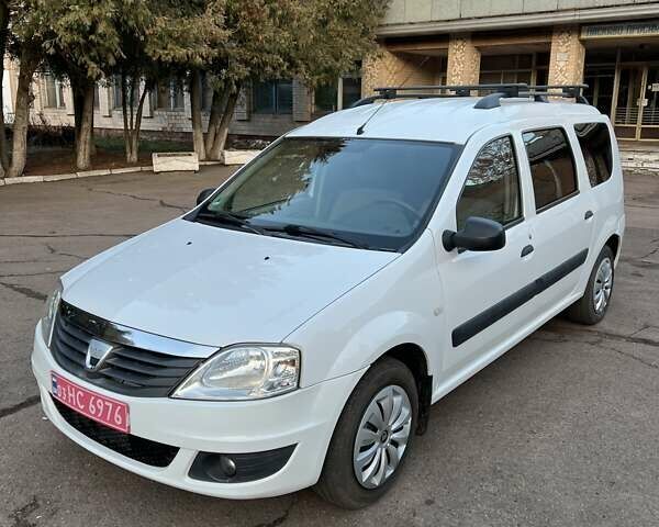 Белый Дачия Logan MCV, объемом двигателя 1.4 л и пробегом 175 тыс. км за 4950 $, фото 1 на Automoto.ua