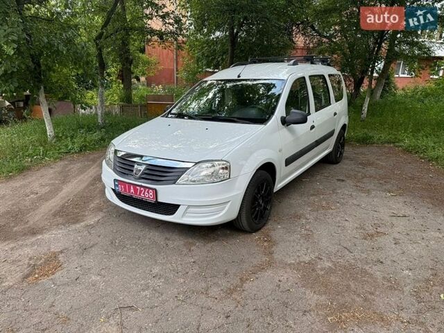Белый Дачия Logan MCV, объемом двигателя 1.6 л и пробегом 130 тыс. км за 5800 $, фото 1 на Automoto.ua